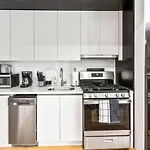 Stylish Studio Apartment At Ues